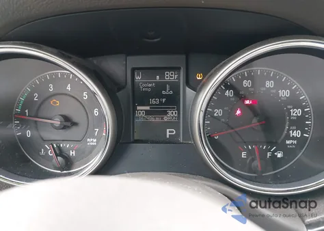 2011 Jeep Grand Cherokee Laredo z USA, uszkodzony, nr VIN 1J4RR4GG0BC518788